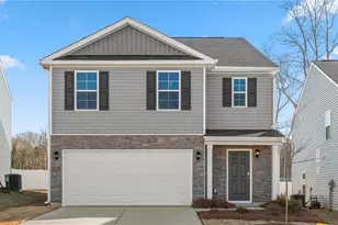 121 Beechwood Cir, Thomasville, NC 27360 - Photo 1