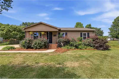 31 Kirk Street, Thomasville, NC 27360 - Photo 1