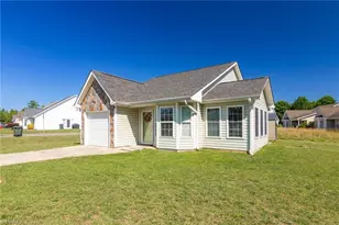 213 Portsmouth Dr, Eden, NC 27288 - Photo 1