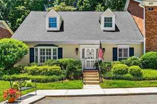 5 Fountain Manor Dr, Greensboro, NC 27405 - Photo 1