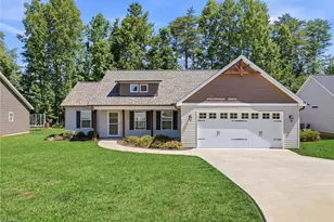 109 Brooke Ridge Dr, Thomasville, NC 27360 - Photo 1