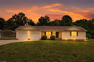 1719 Brittany Ridge Dr, Kernersville, NC 27284 - Photo 1