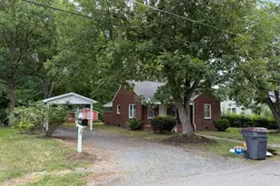 703 Bradley St, Reidsville, NC 27320 - Photo 1