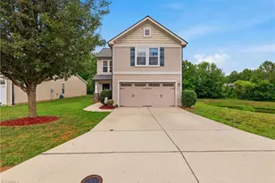 1533 Hamilton Hills Dr, Greensboro, NC 27406 - Photo 1