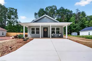 733 Meadowgreen Village Dr, Eden, NC 27288 - Photo 1