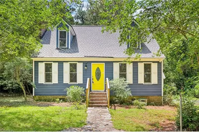 520 E Ohio Avenue, Southern Pines, NC 28387 - Photo 1