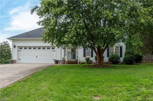 6630 Valley Oak Dr, Clemmons, NC 27012 - Photo 1