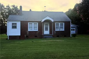 302 N 7th Ave, Mayodan, NC 27027 - Photo 1