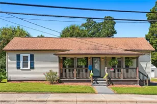 127 S Fieldcrest Rd, Eden, NC 27288 - Photo 1
