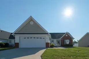 303 Locksley Ct, Thomasville, NC 27360 - Photo 1