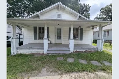 209 Moore Street, Thomasville, NC 27360 - Photo 1