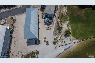 1482 Seaside Cir, Navarre Beach, FL 32566 - Photo 14