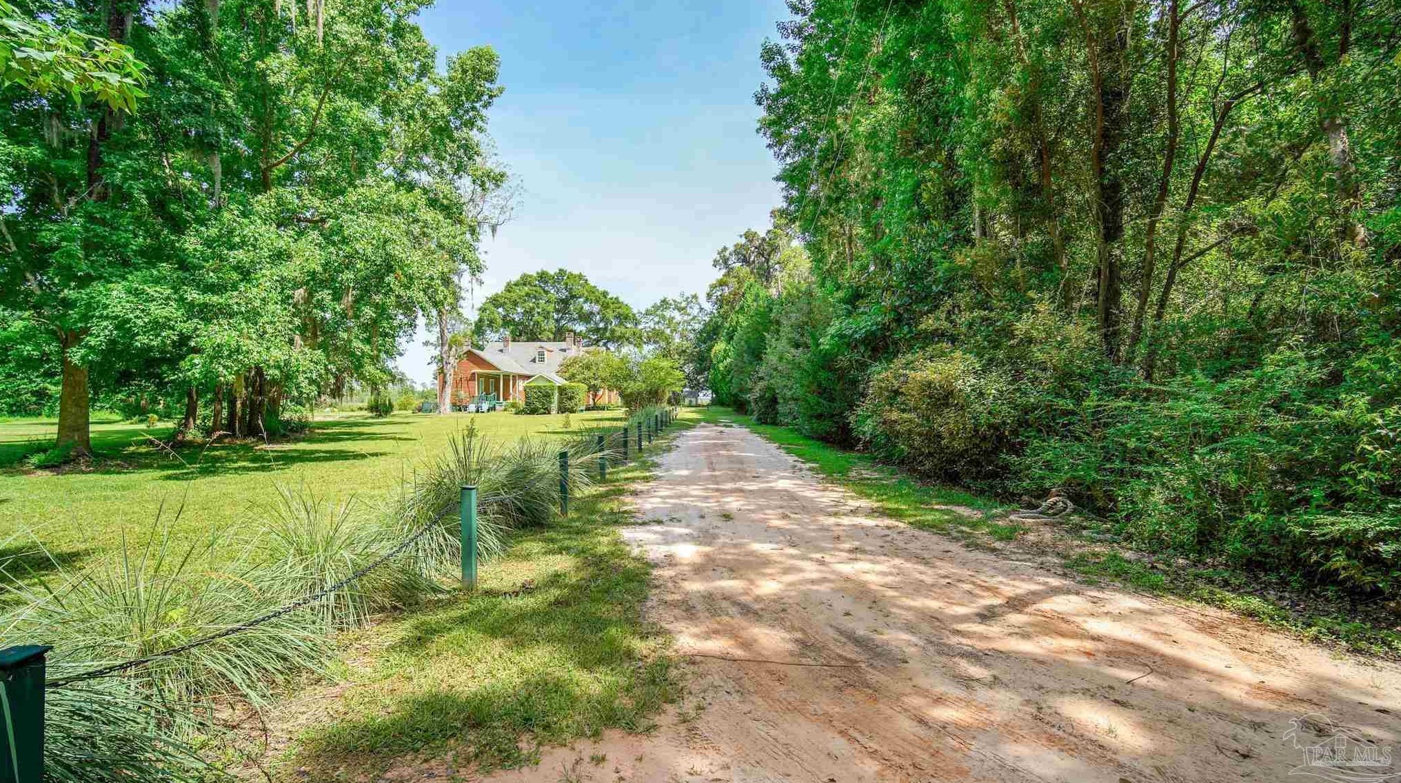 7135 Oak St, Milton, FL 32583-5018