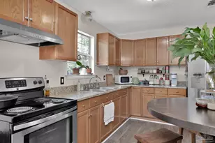 304 N E St, Pensacola, FL 32501 - Photo 4