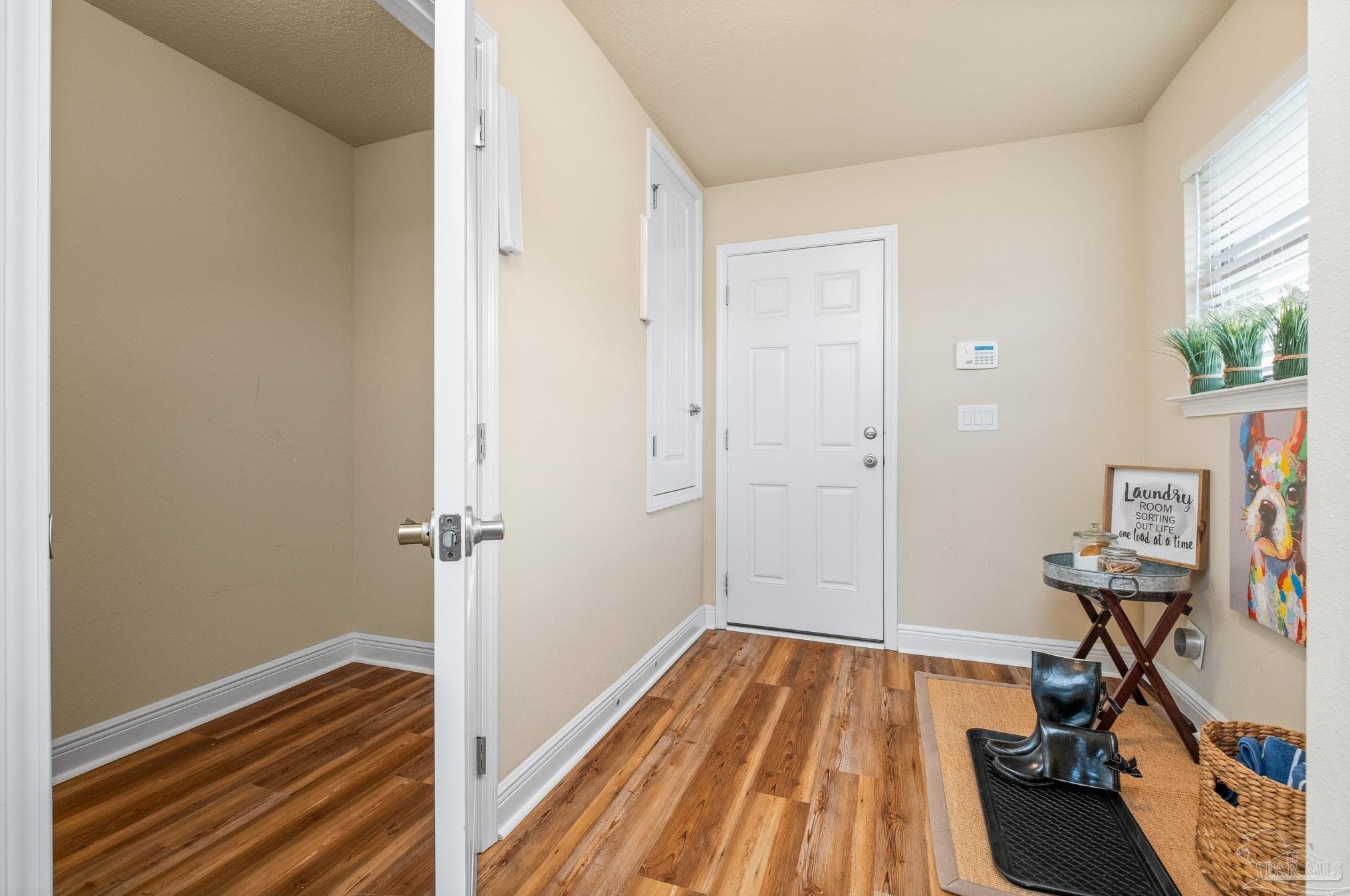 5542 Hannah St, Milton FL  32570-2922 exterior