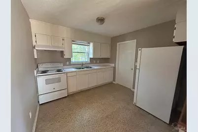 3920 N 10th Ave, Pensacola, FL 32503 - Photo 6