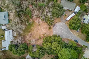 5609 Monument Ct, Gulf Breeze, FL 32563 - Photo 1