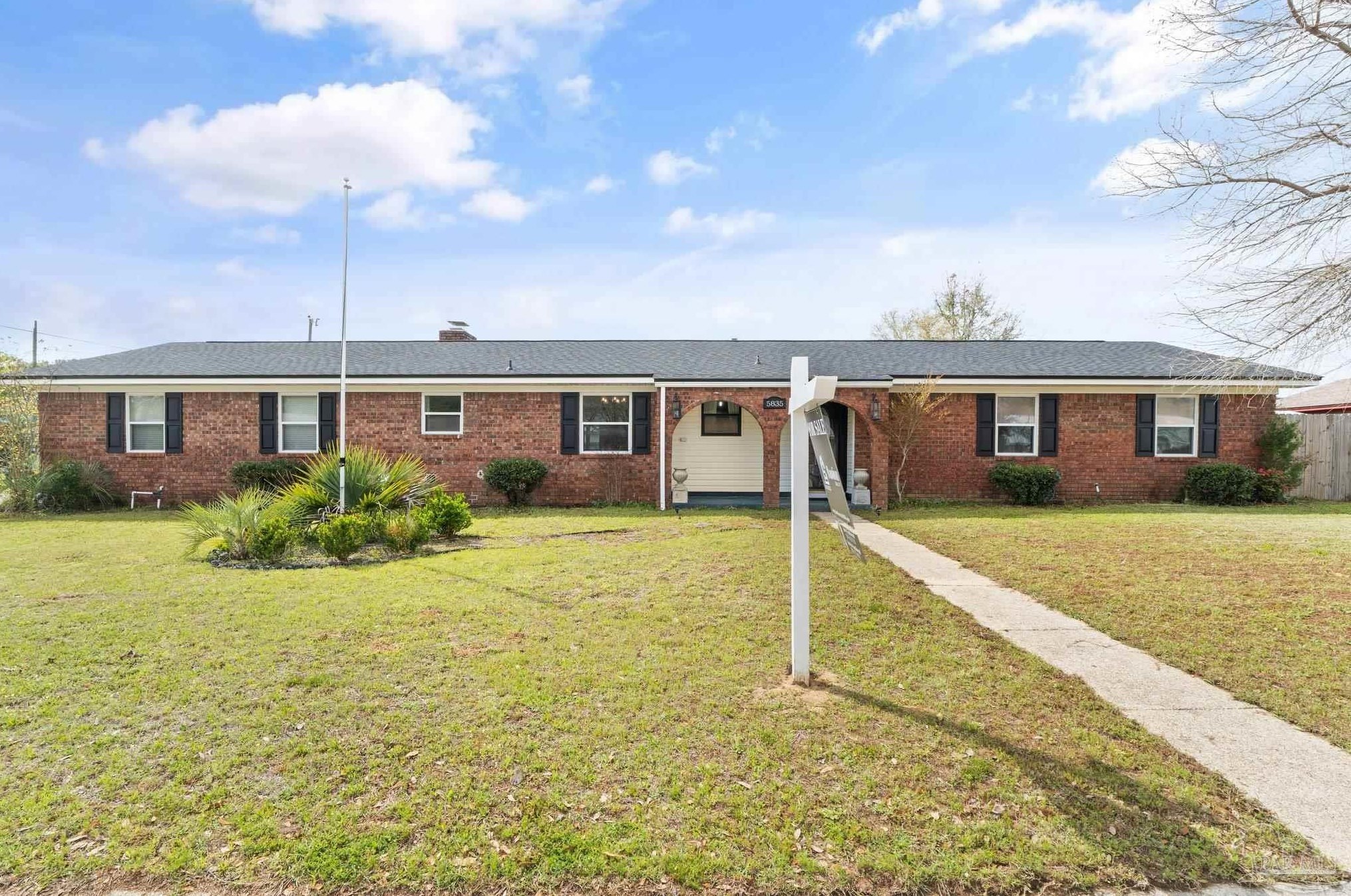 5835 Vestavia Ln, Pensacola FL  32526-1762 exterior