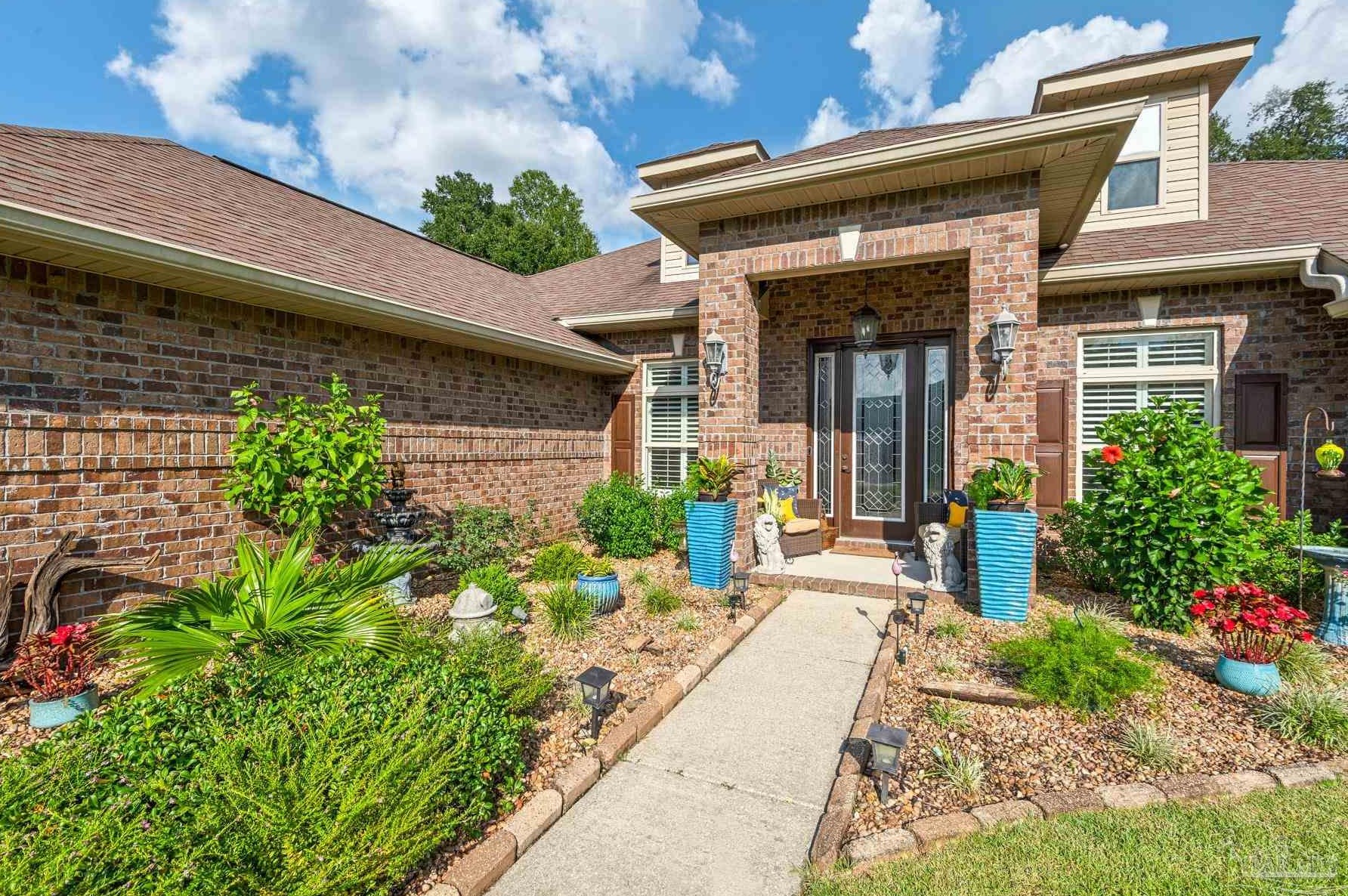 5648 Heatherton Rd, Milton, FL 32570