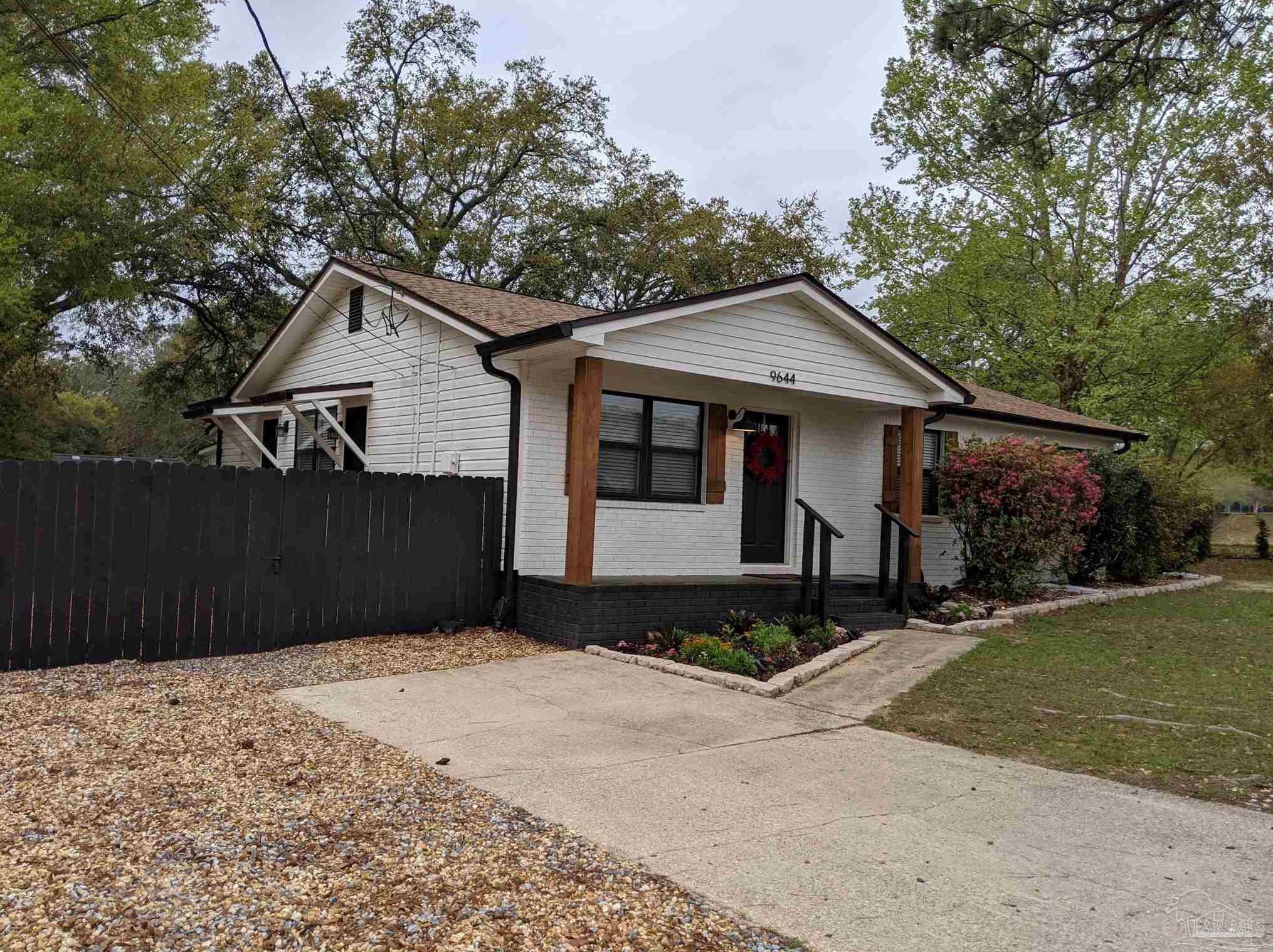 9644 Hollowbrook Dr, Pensacola, FL 32514