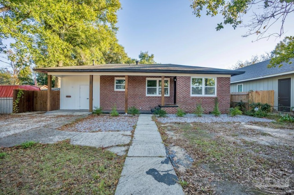 913 Cross St, Pensacola, FL 32501-1313