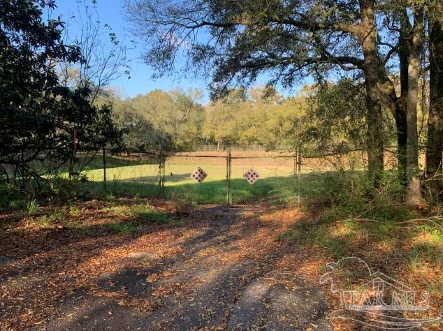 2720 Eureka Ln, Pensacola, FL 32526-8961