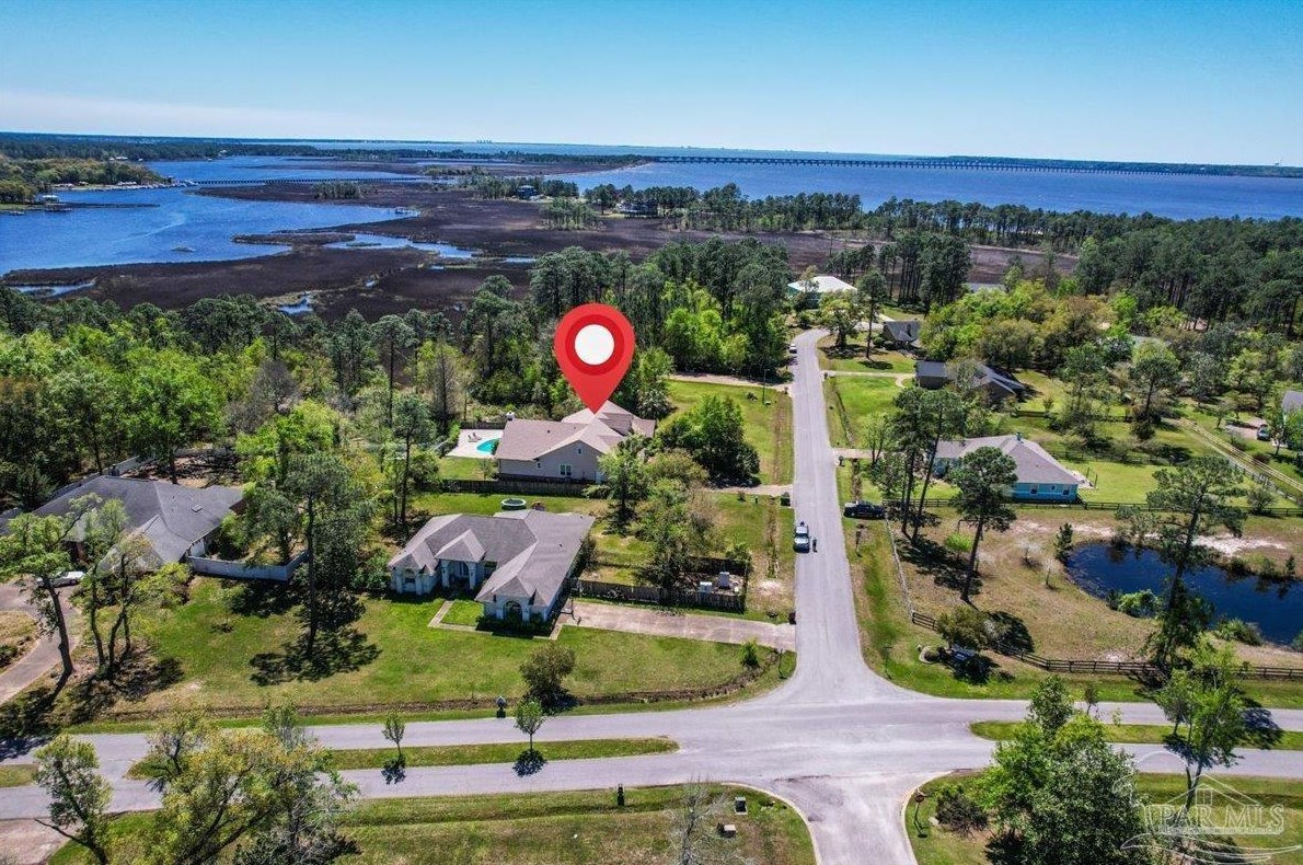 3364 Mills Bayou Dr, Milton, FL 32583-8431
