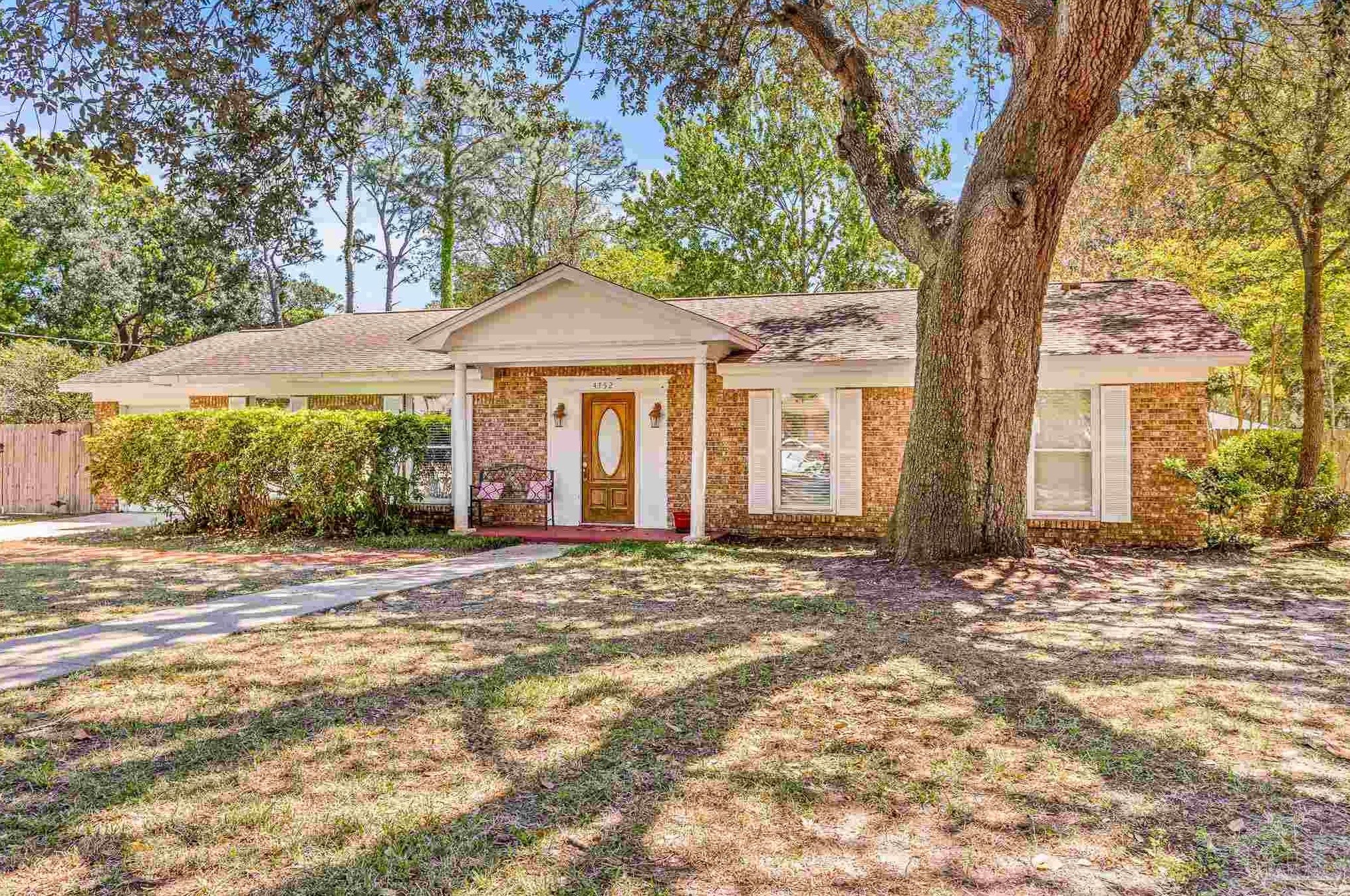 4752 Livingston Dr, Pensacola, FL 32504-9125
