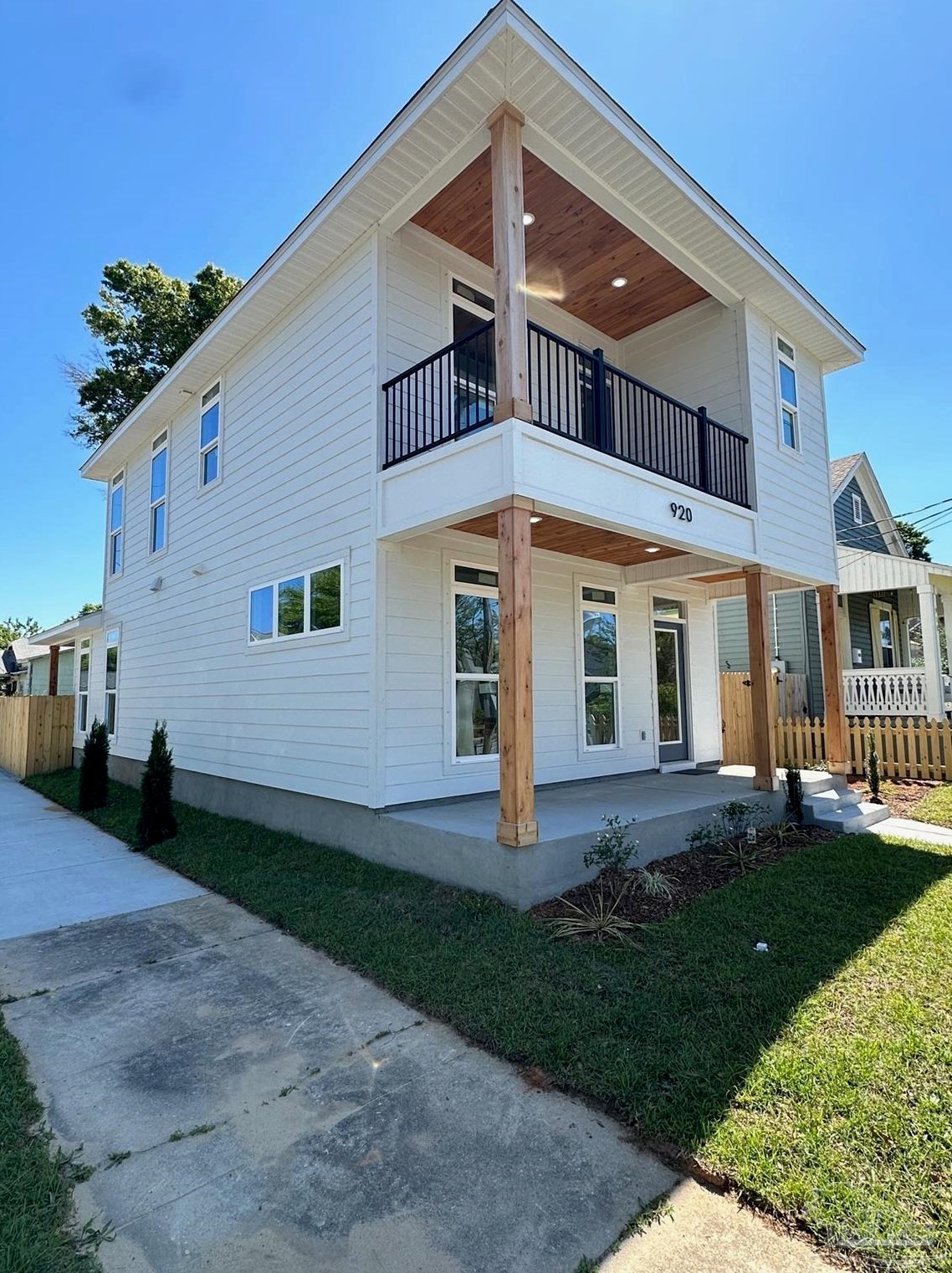 920 Dr Martin Luther King Jr Dr, Pensacola, FL 32501