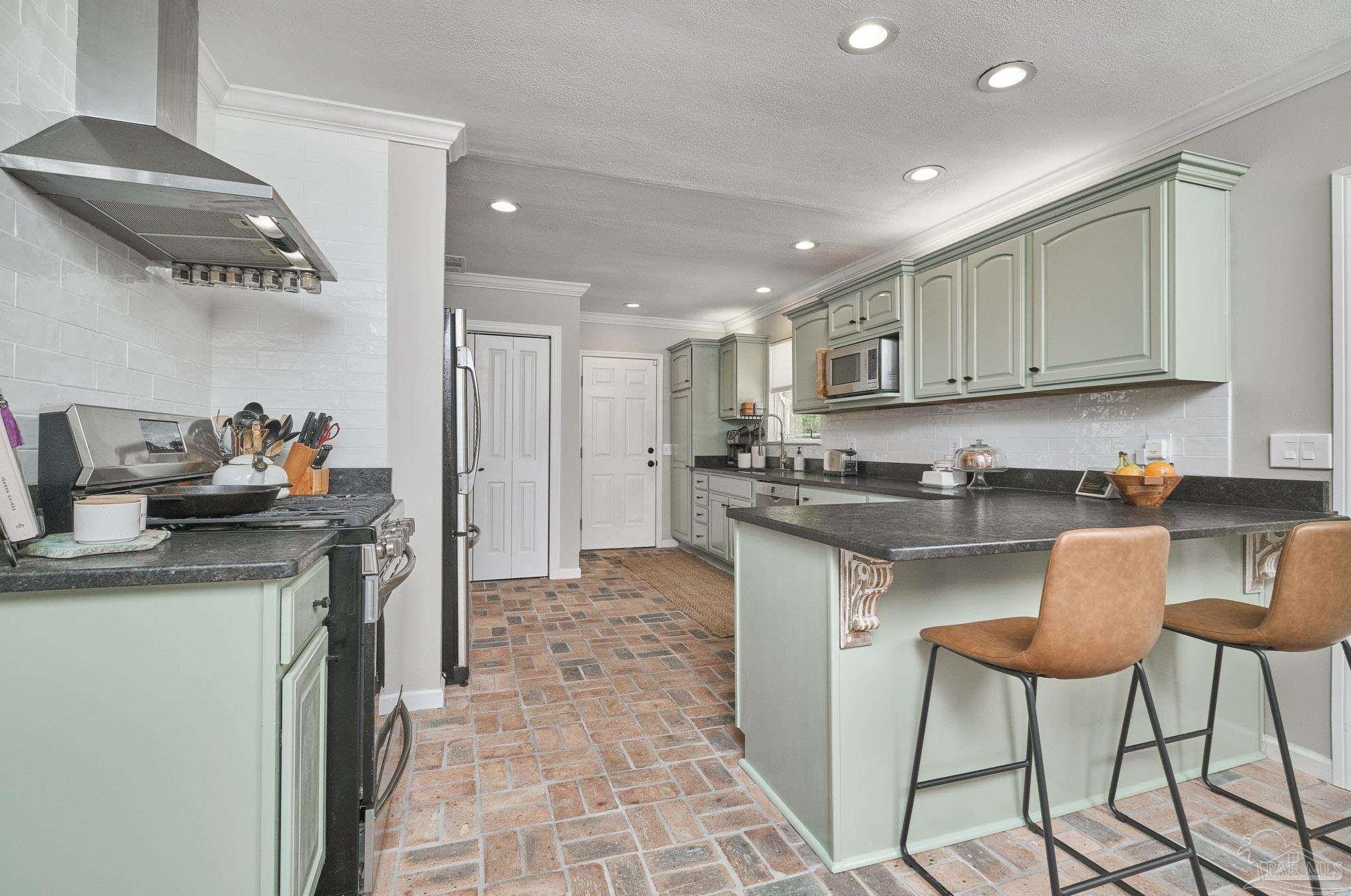 1915 Leonard St, Pensacola FL  32503-4867 exterior