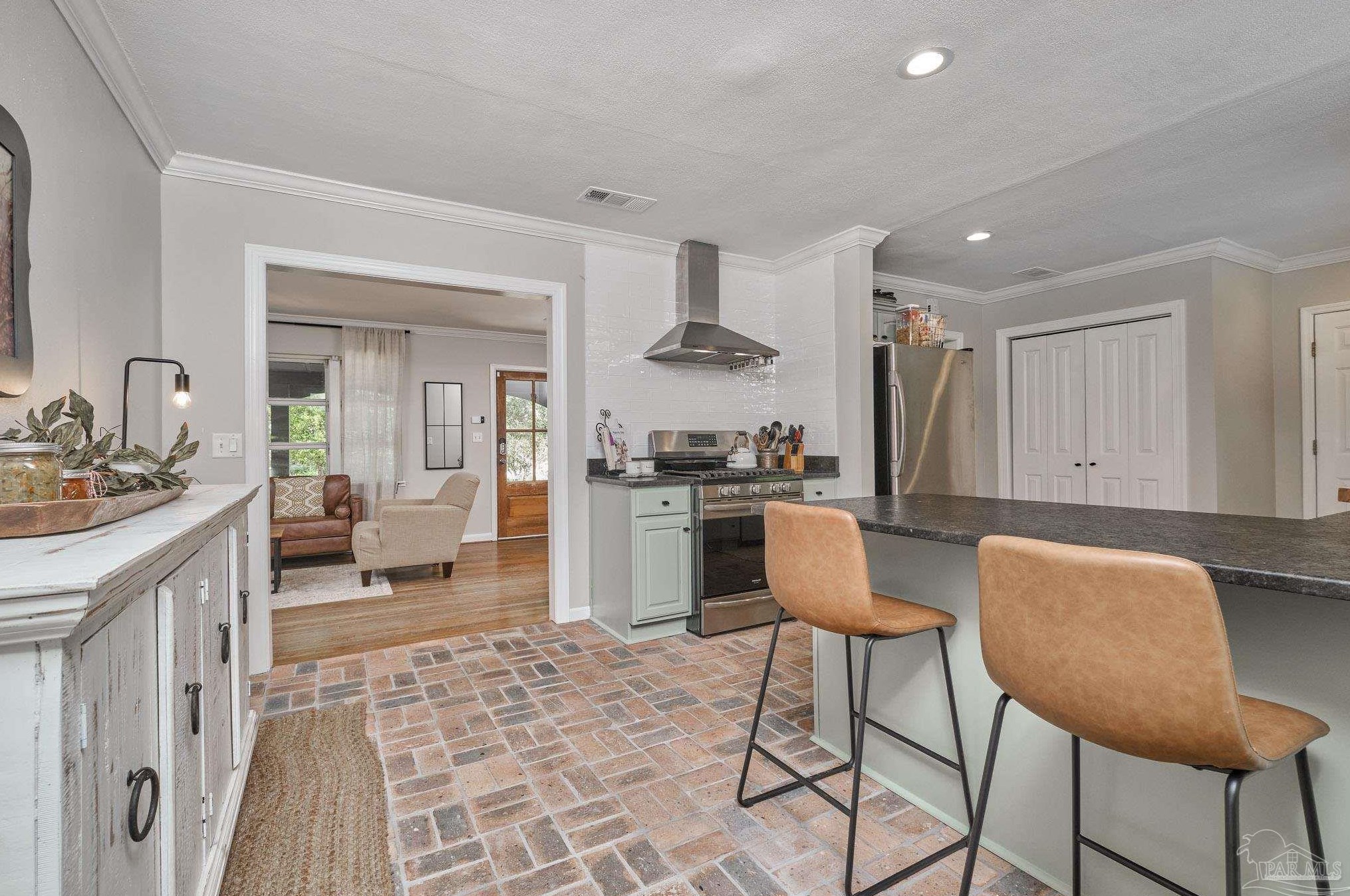 1915 Leonard St, Pensacola FL  32503-4867 exterior