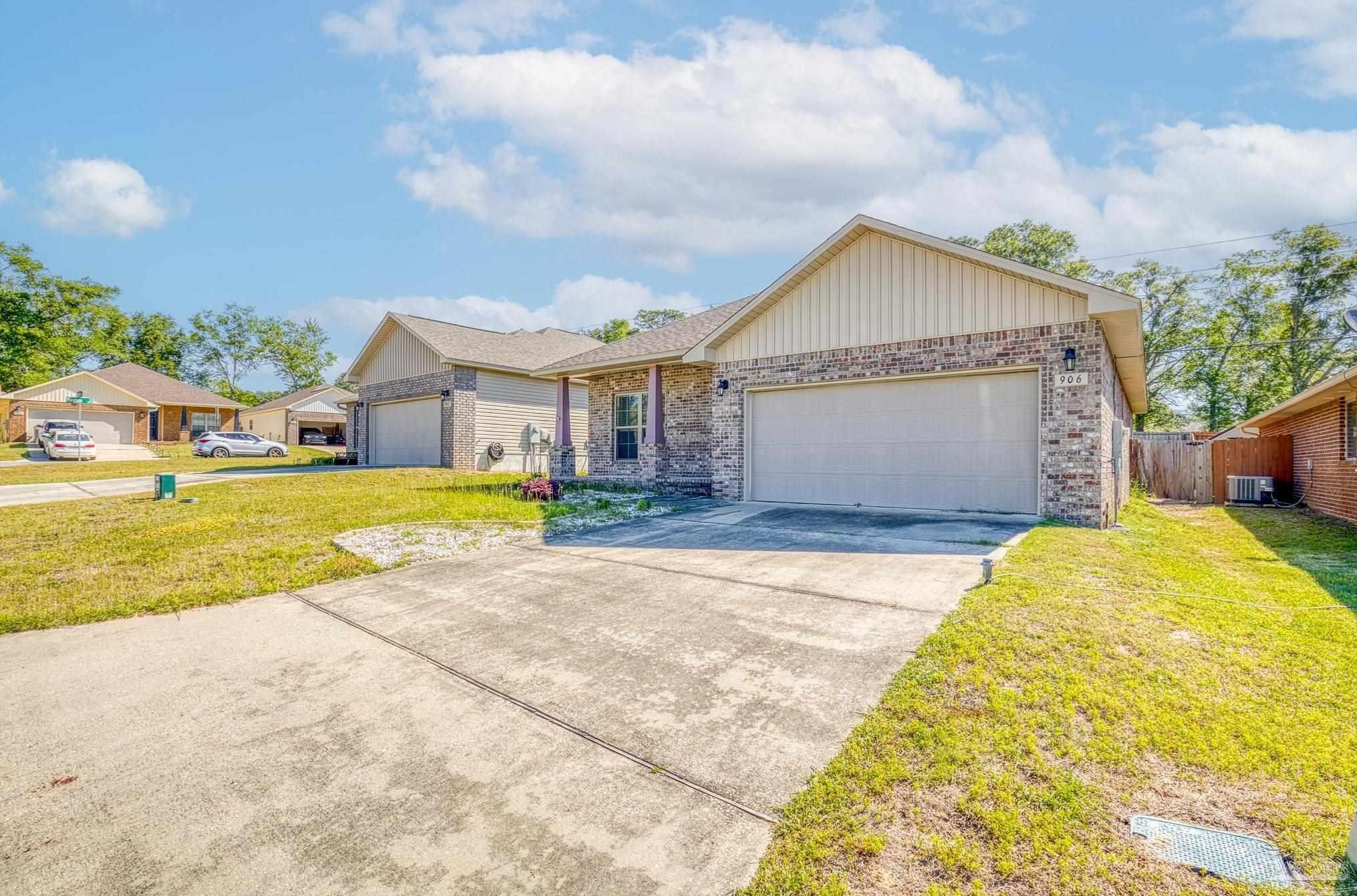 906 John Deere Ln, Cantonment, FL 32533