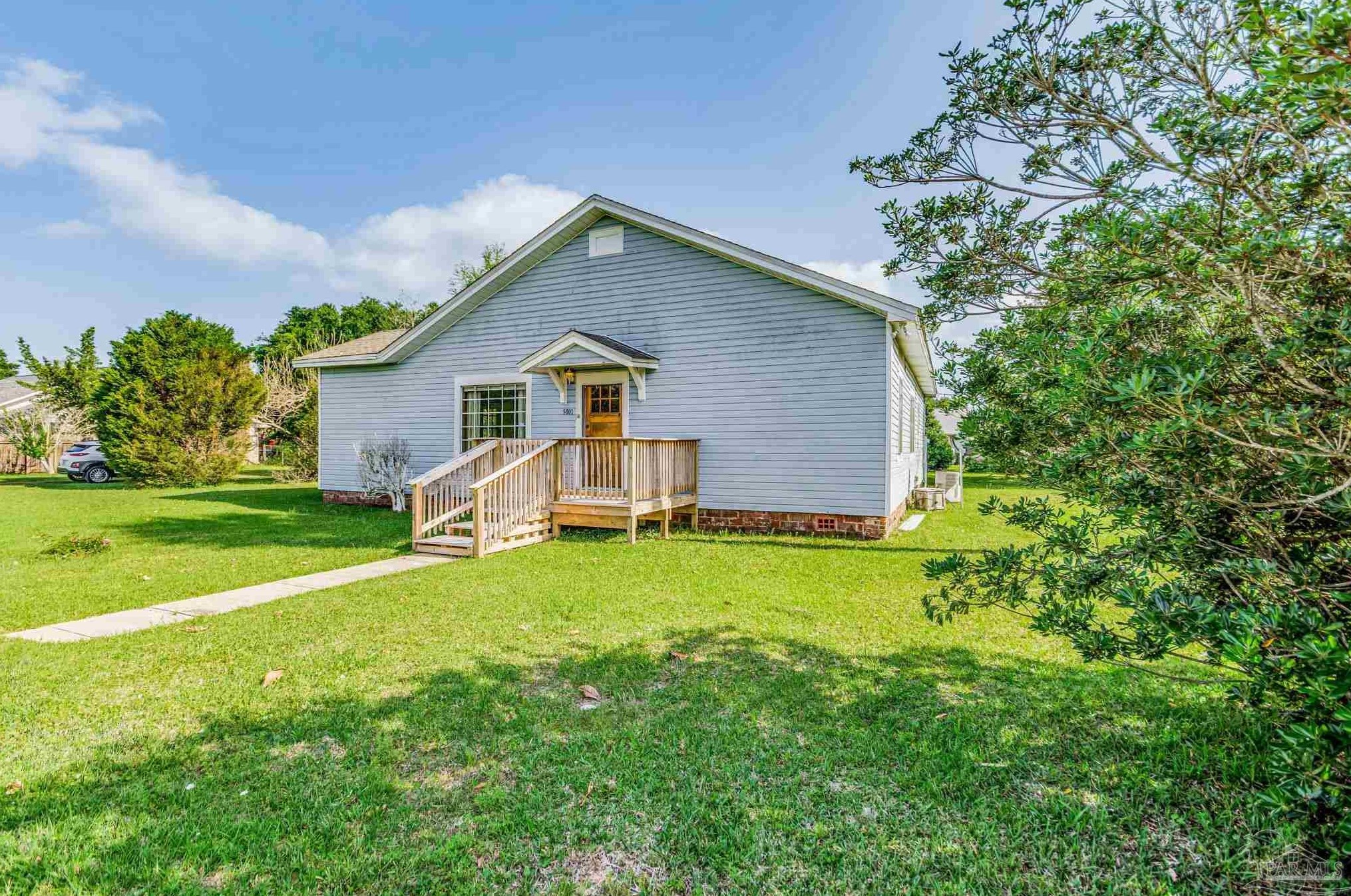 5001 Bellview Ave, Pensacola FL 32526-9437 exterior