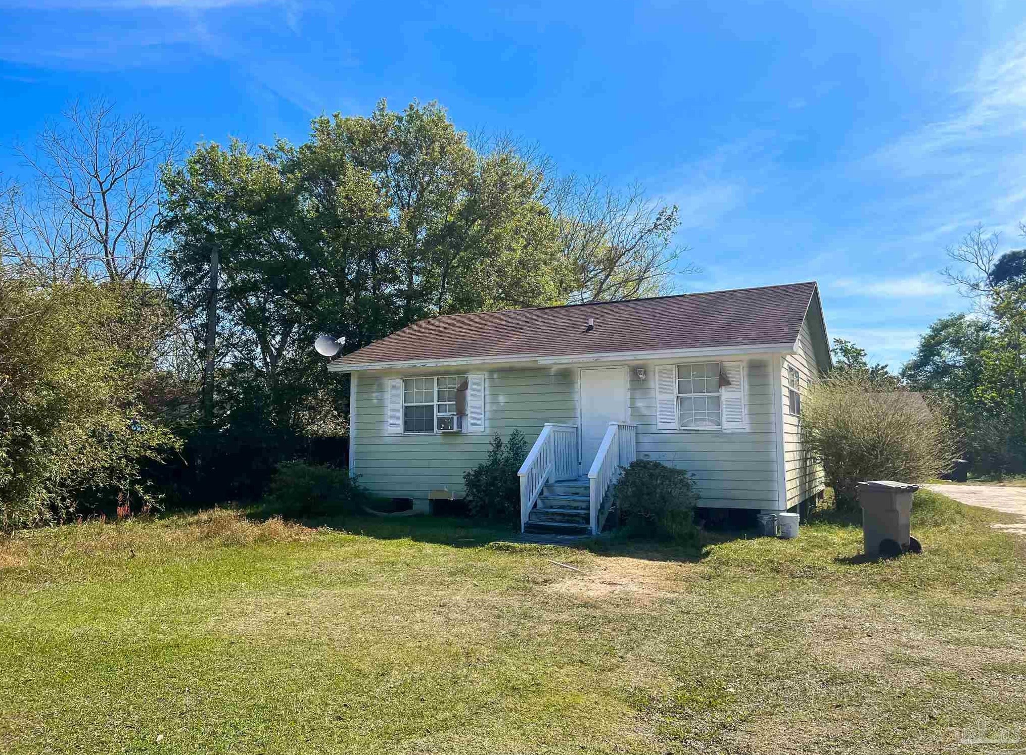 6212 Mockingbird Ln, Pensacola, FL 32503-7729