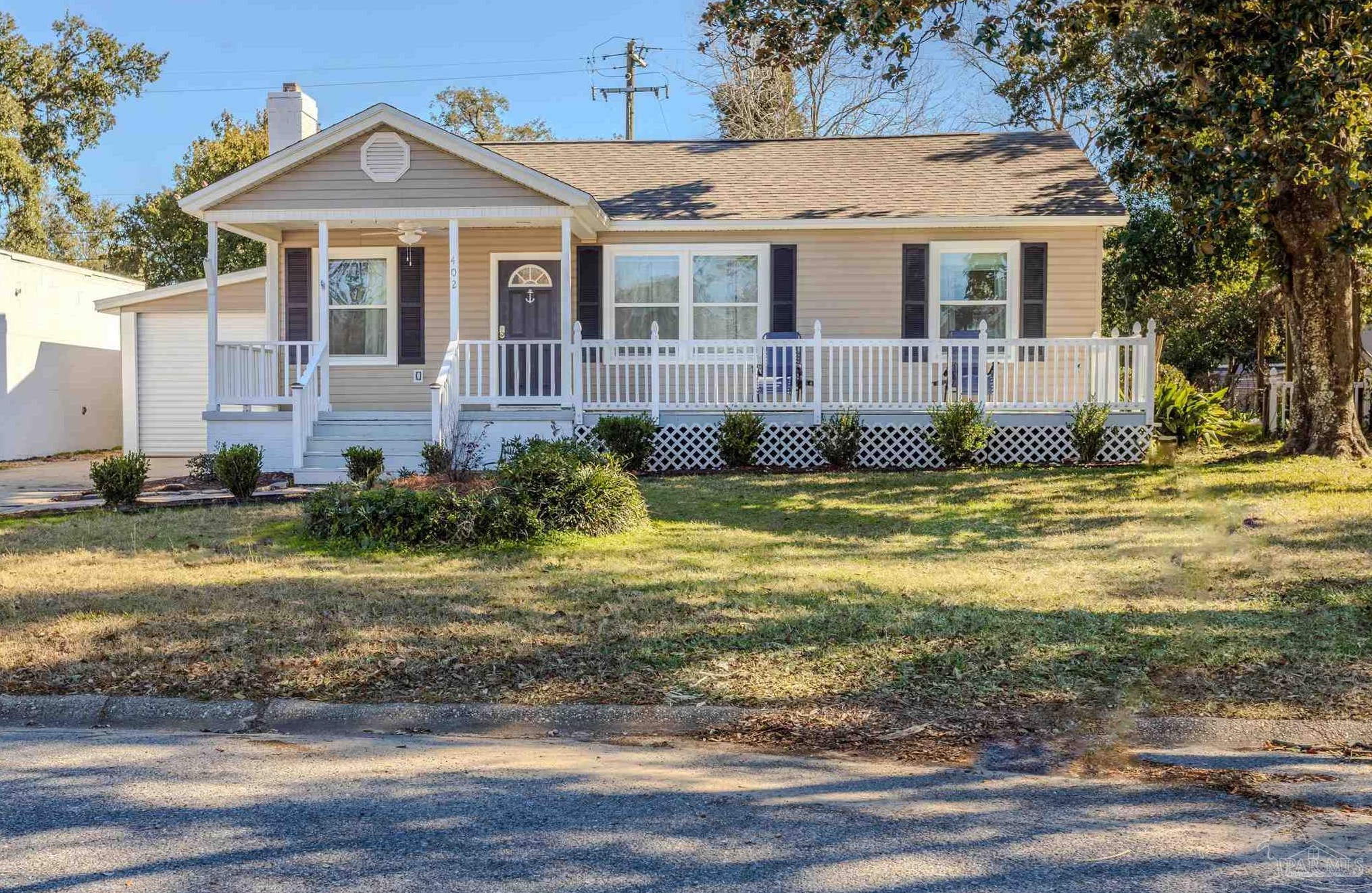 402 Se Syrcle Dr, Pensacola, FL 32507