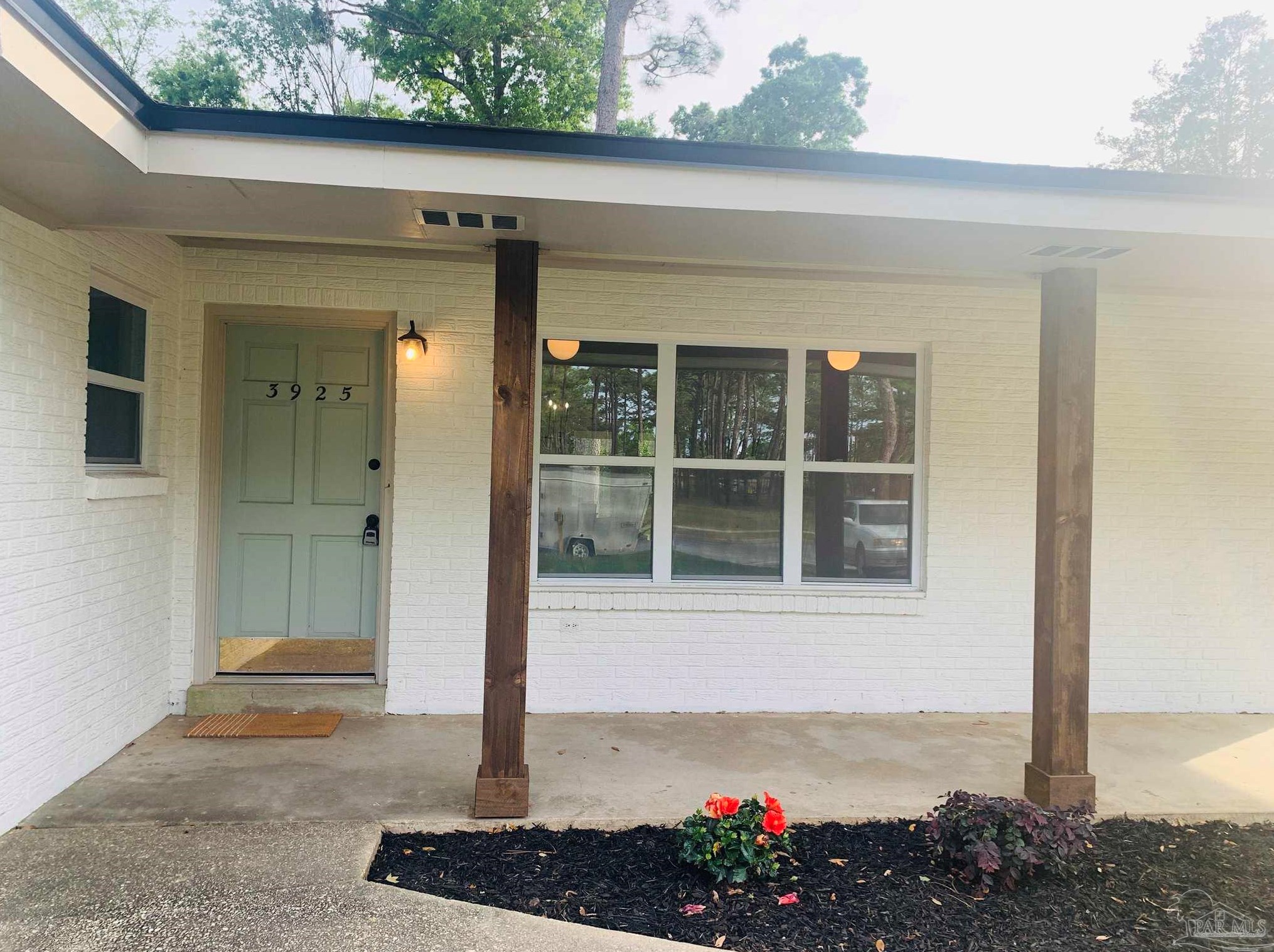 3925 Tom Lane Dr, Pensacola, FL 32504-7557