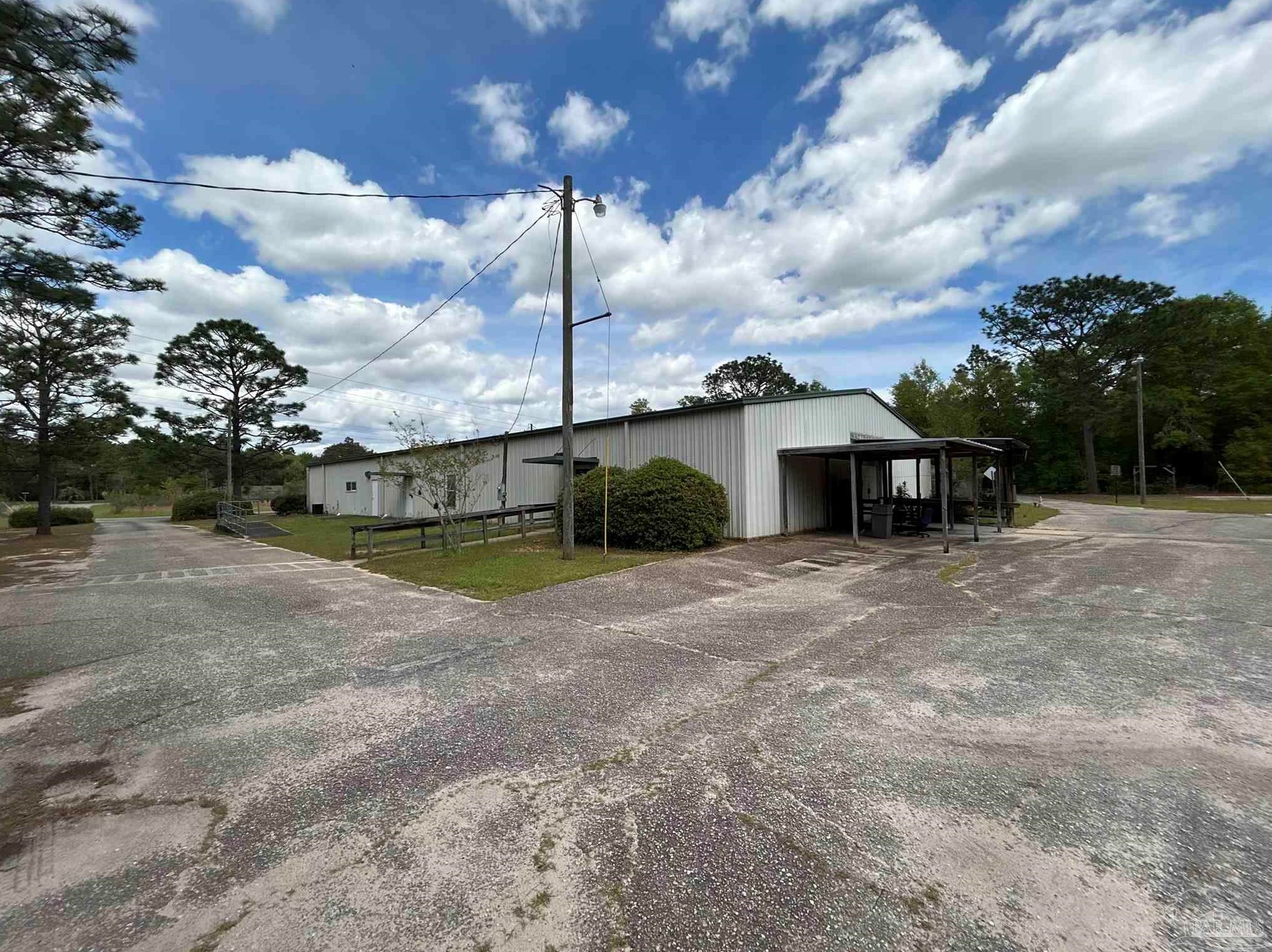 6225 Dixie Rd, Milton, FL 32570-6558