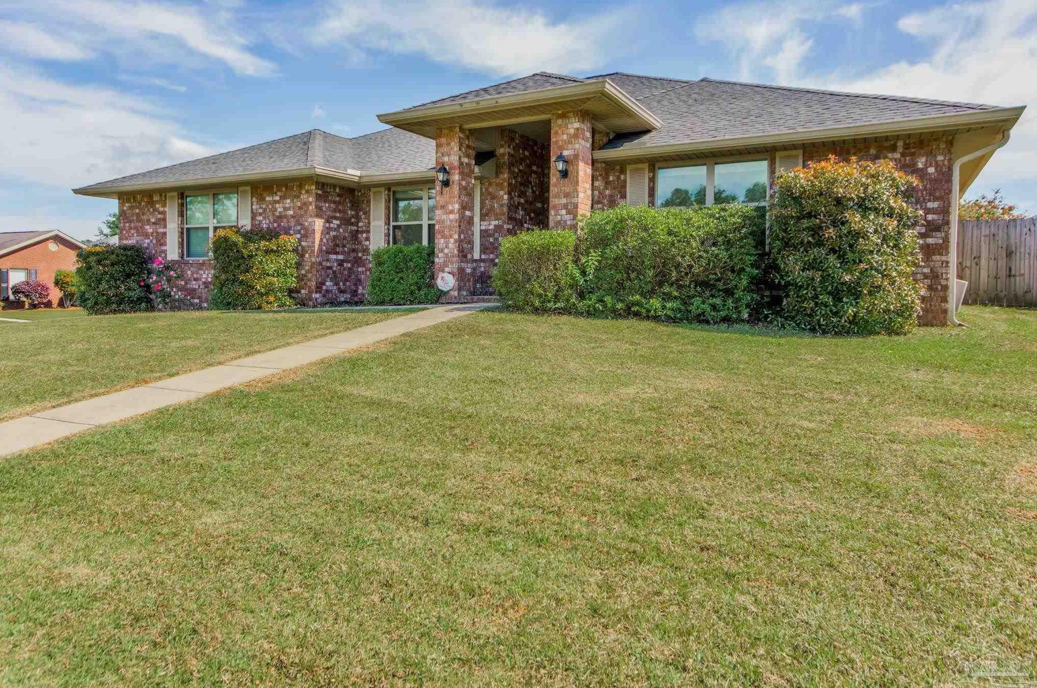 732 Mohegan Cir, Cantonment, FL 32533-5636