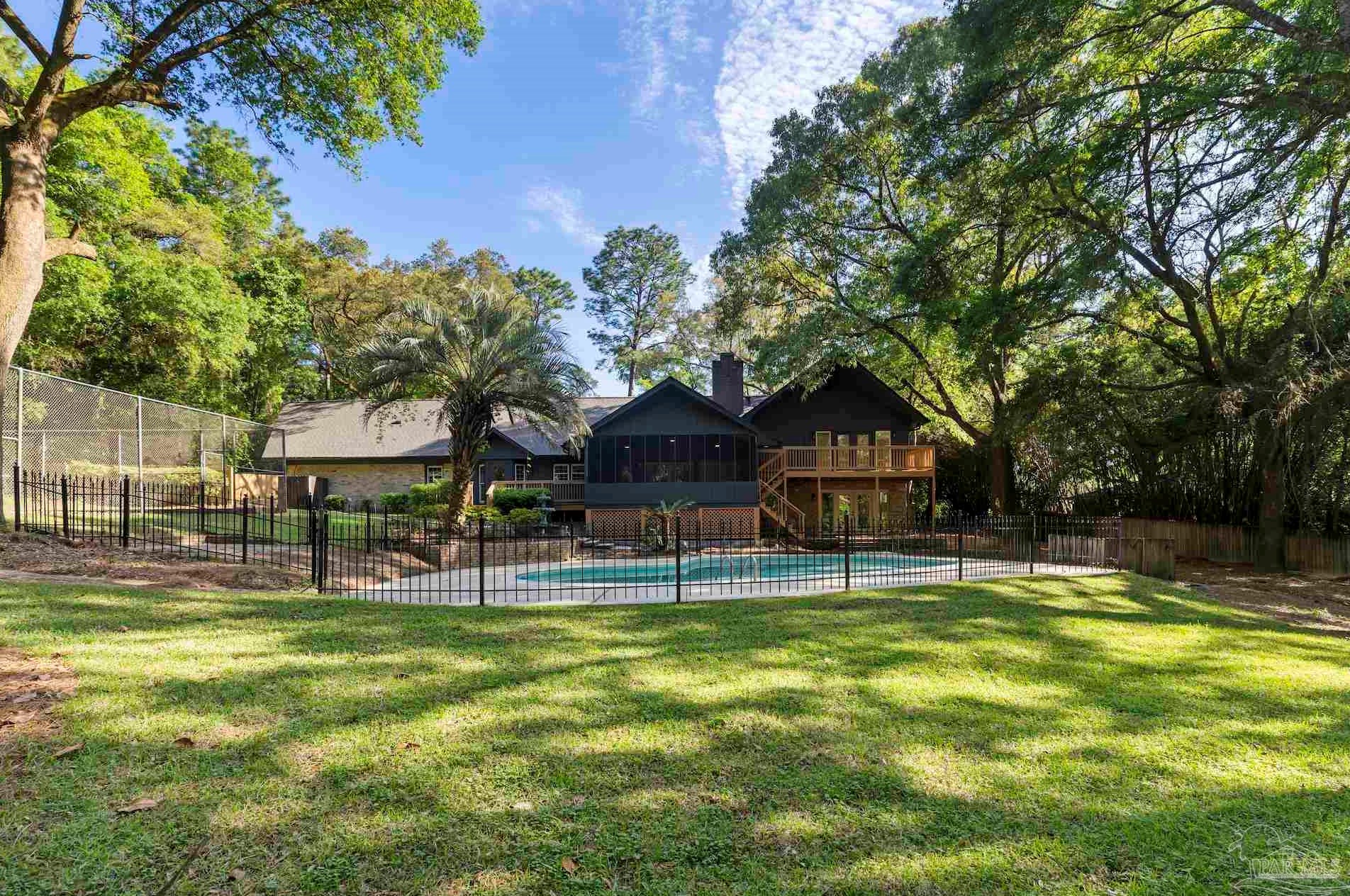 2534 Corral Dr, Cantonment, FL 32533-7403