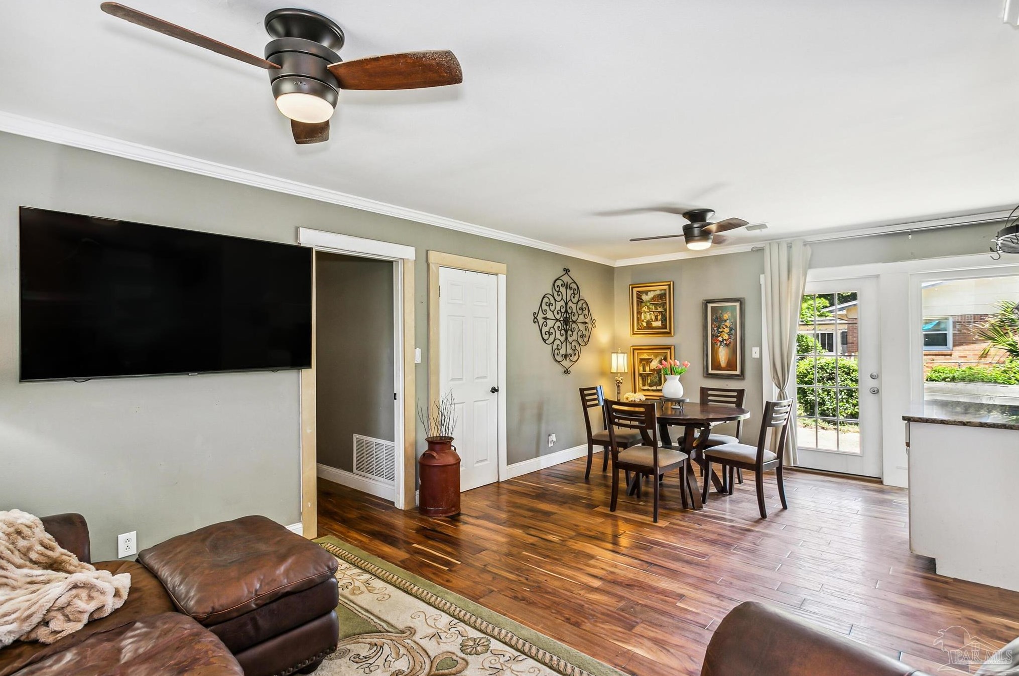 3720 Swan Ln, Pensacola, FL 32504-8334