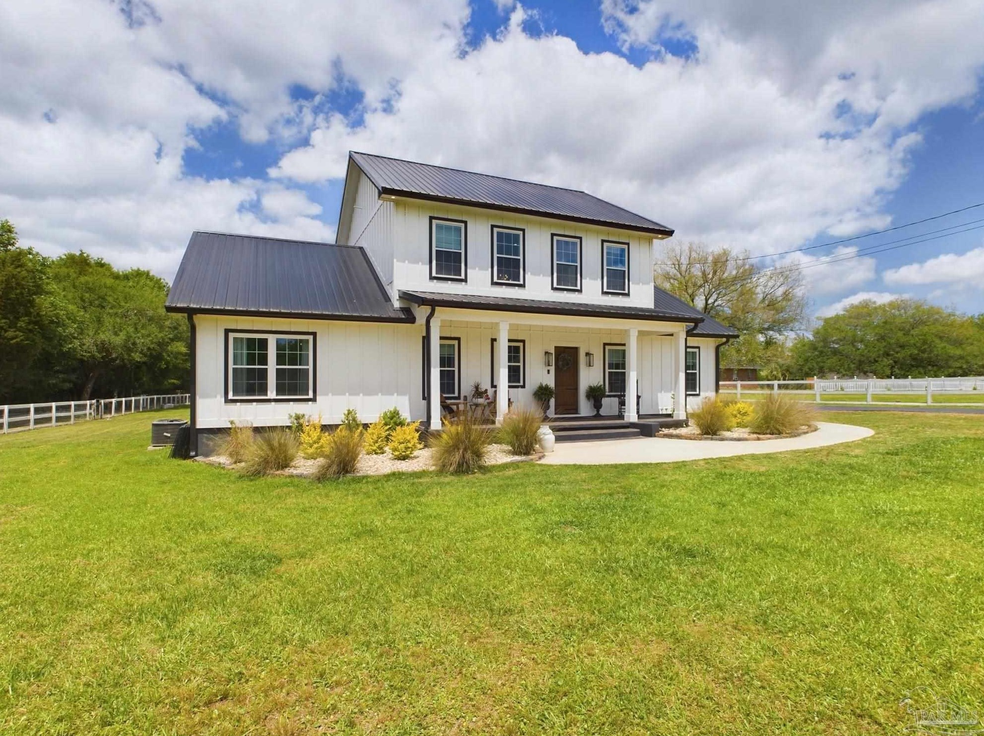 2668 Sherrilane Dr, Cantonment, FL 32533-7669