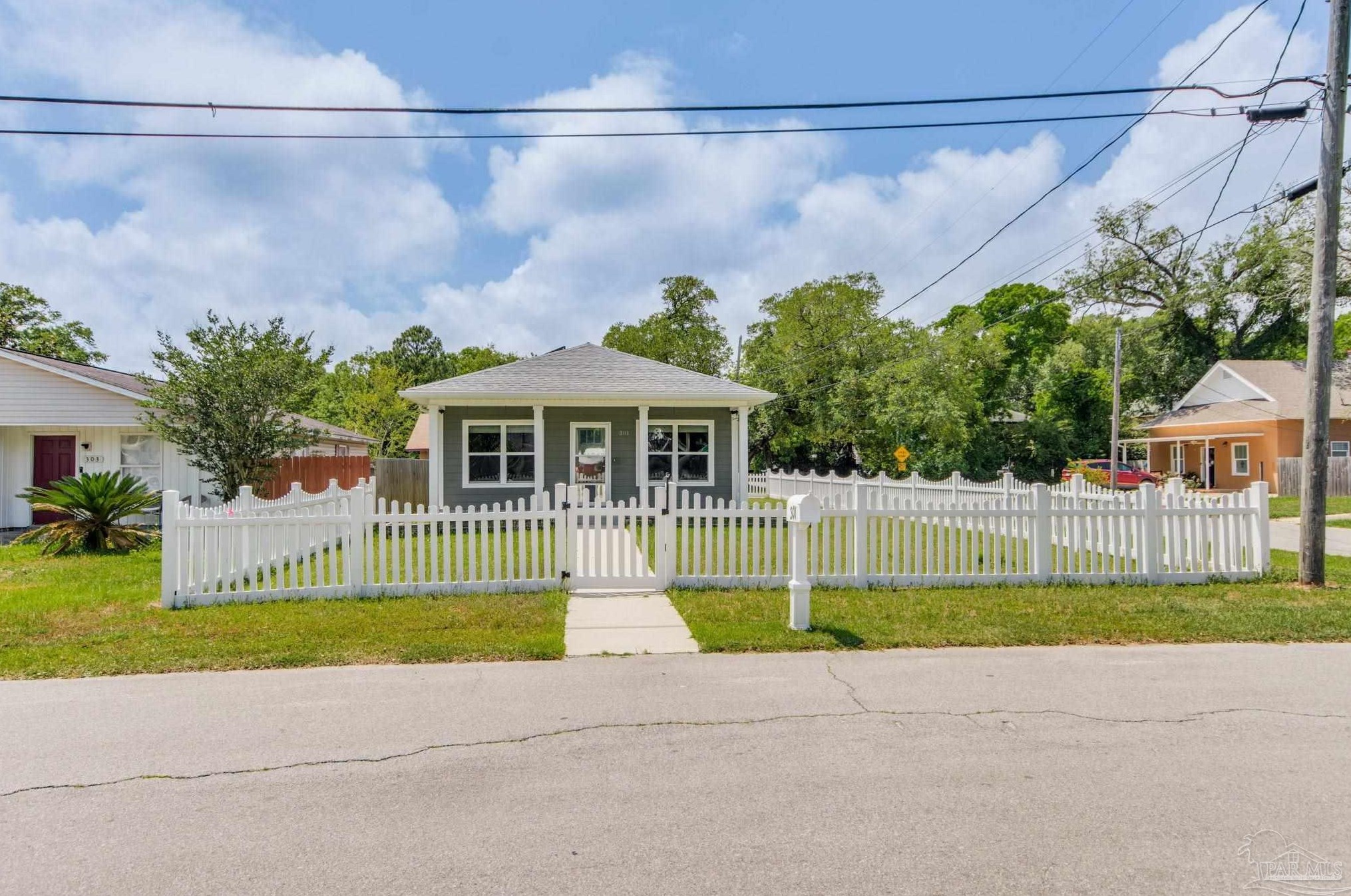 301 Dwight Ave, Pensacola, FL 32507-3428