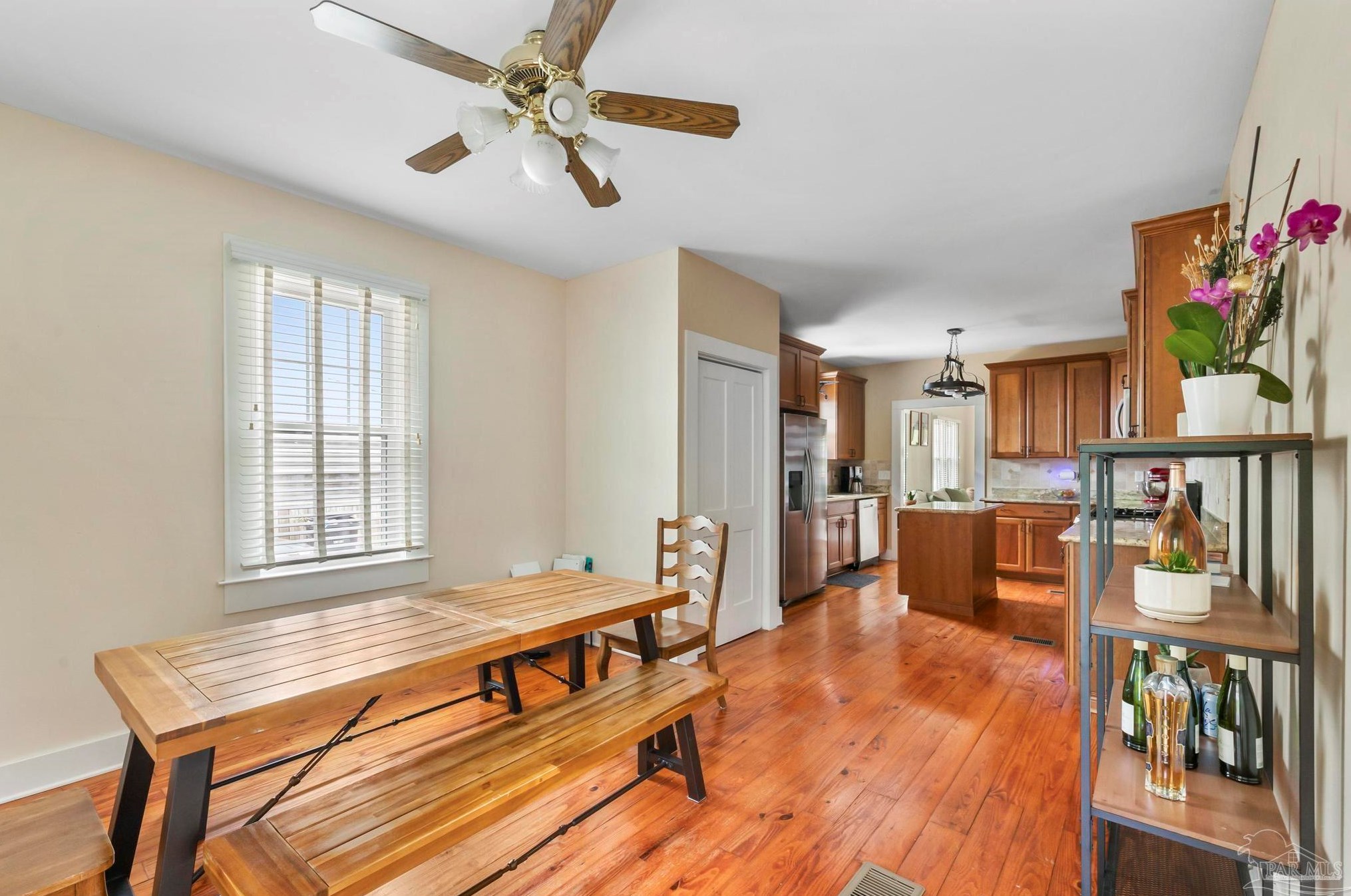 918 Hernandez St, Pensacola FL 32501-1933 exterior