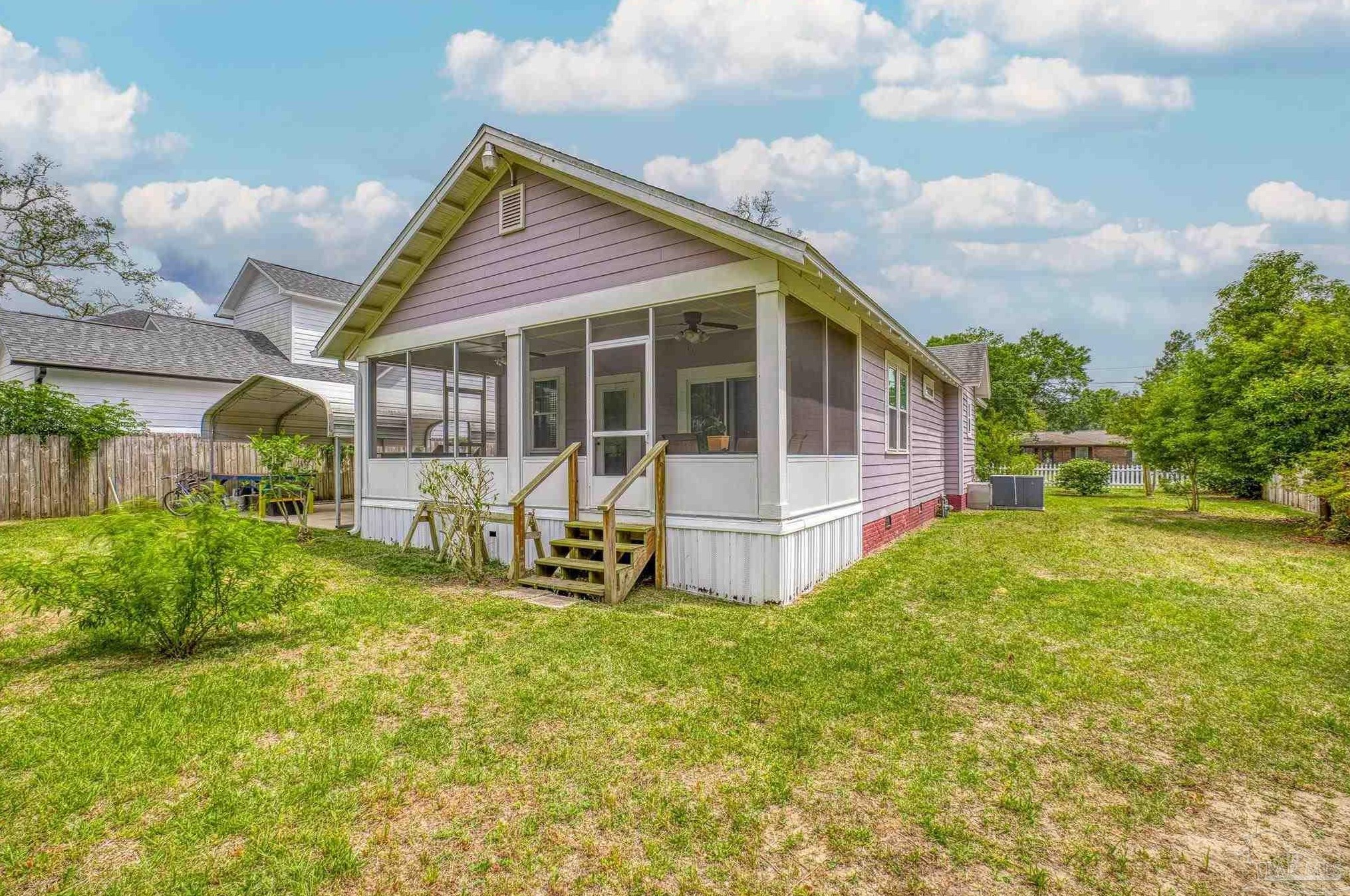 918 Hernandez St, Pensacola FL 32501-1933 exterior