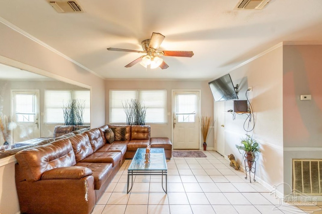 5676 Hermosa Cir, Pensacola, FL 32526-2016