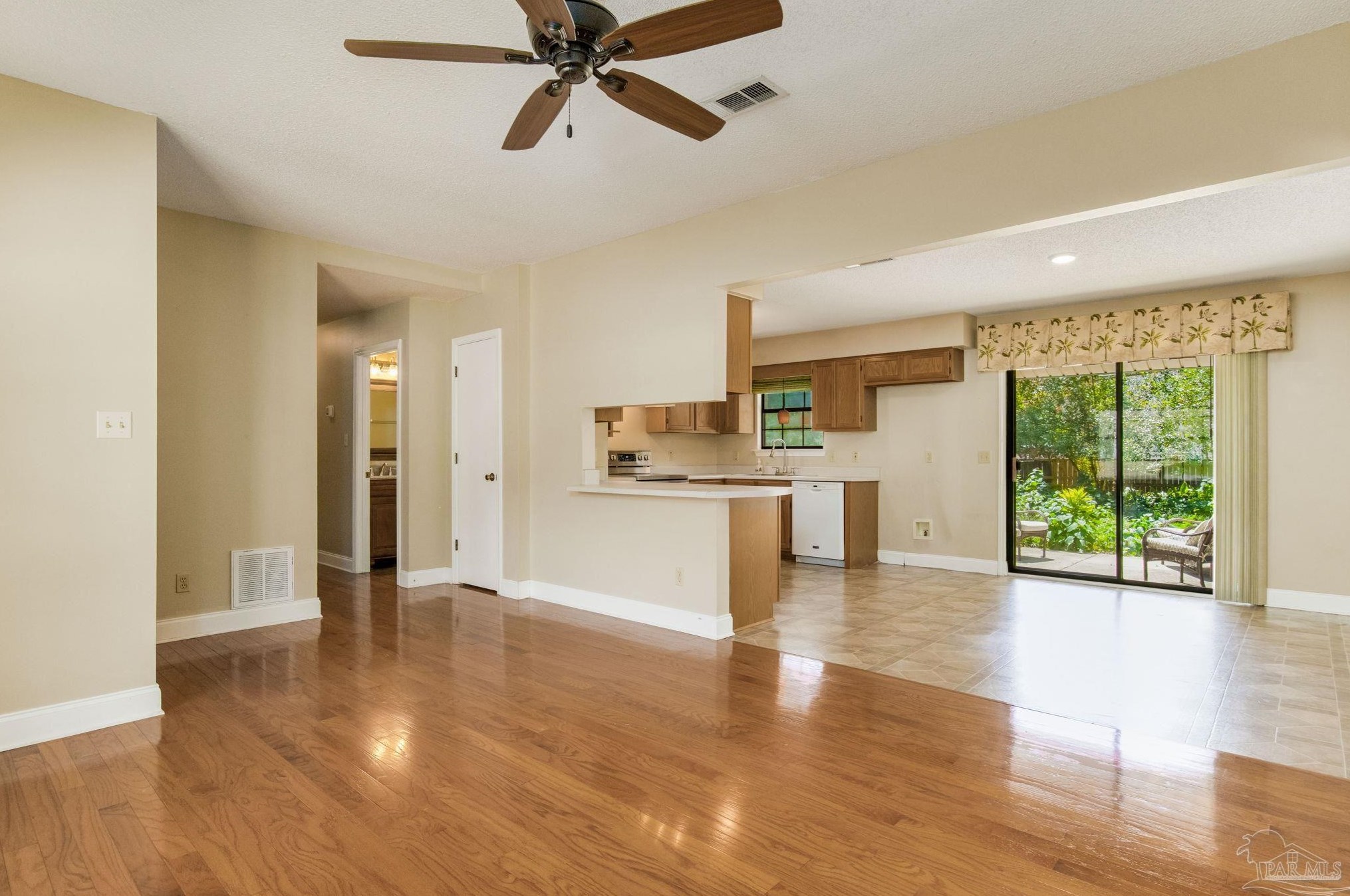 4693 Live Oak Ln, Milton, FL 32571