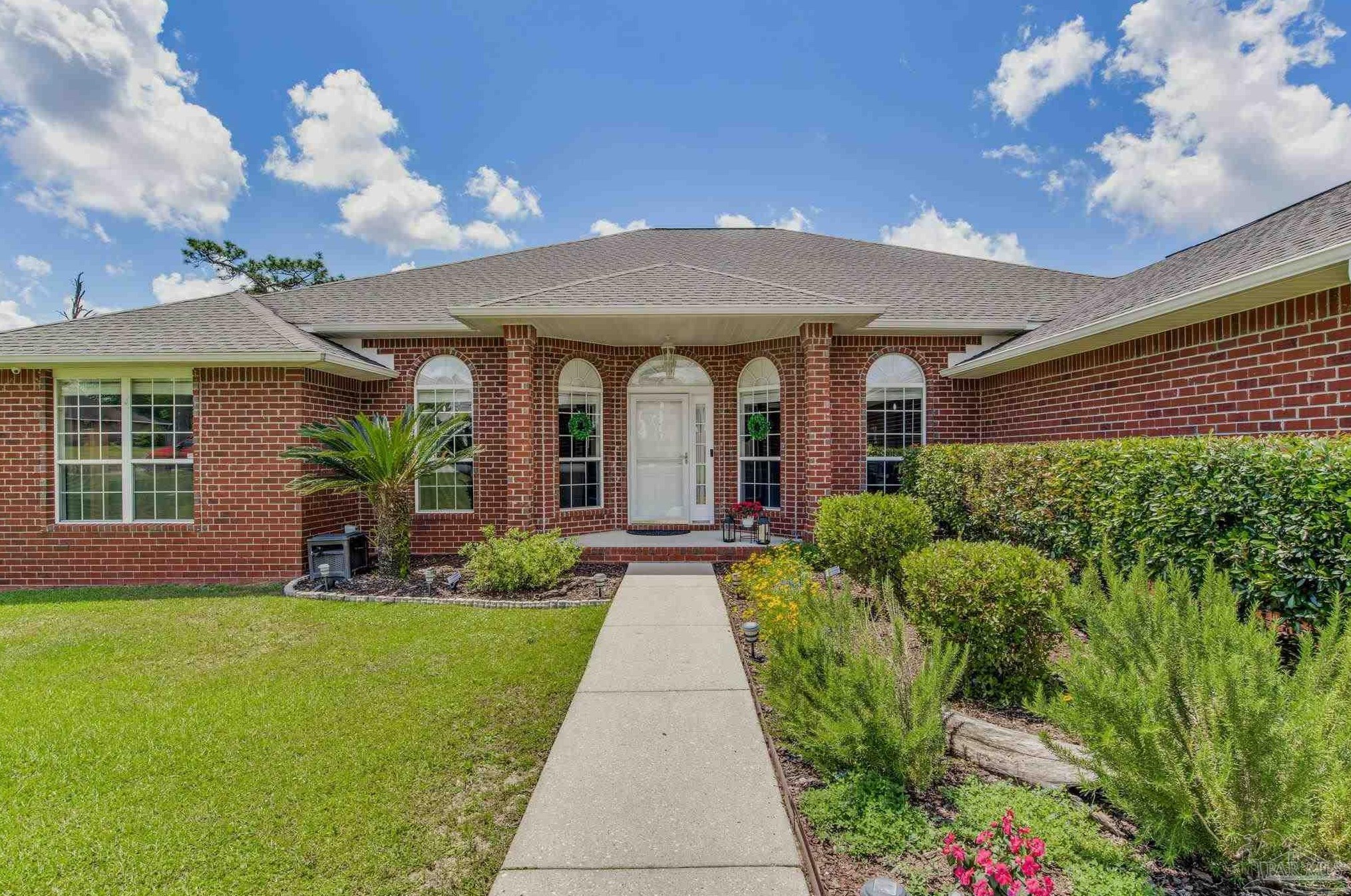 5574 Colinas Verde Dr, Milton, FL 32570