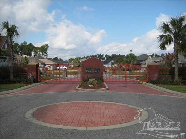 1949 Crown Pointe Blvd, Pensacola, FL 32506