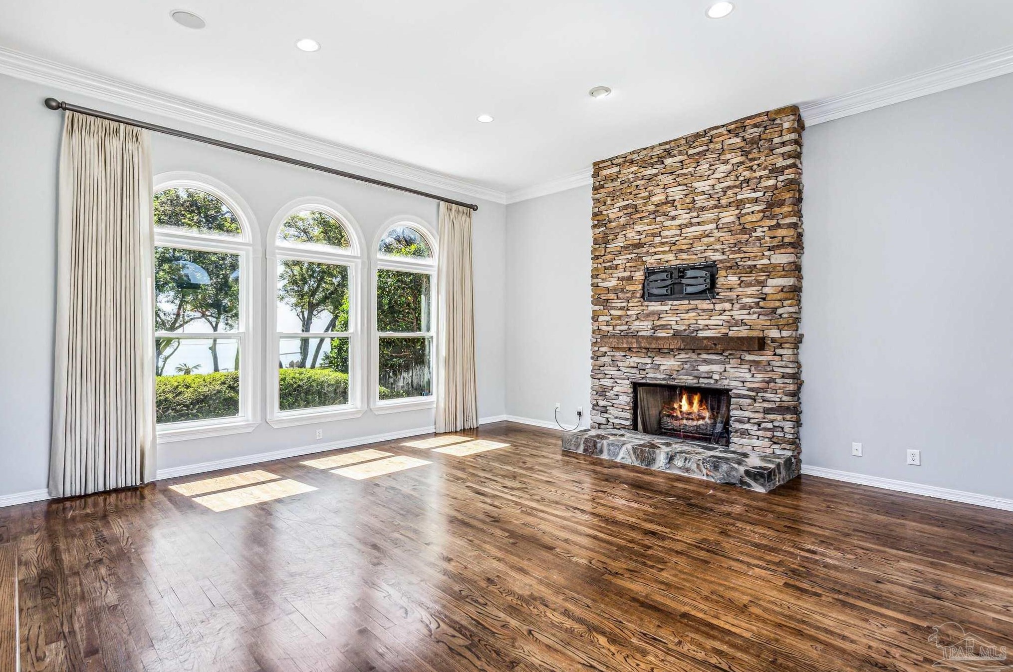 3829 Scenic Hwy, Pensacola FL  32504-9008 exterior