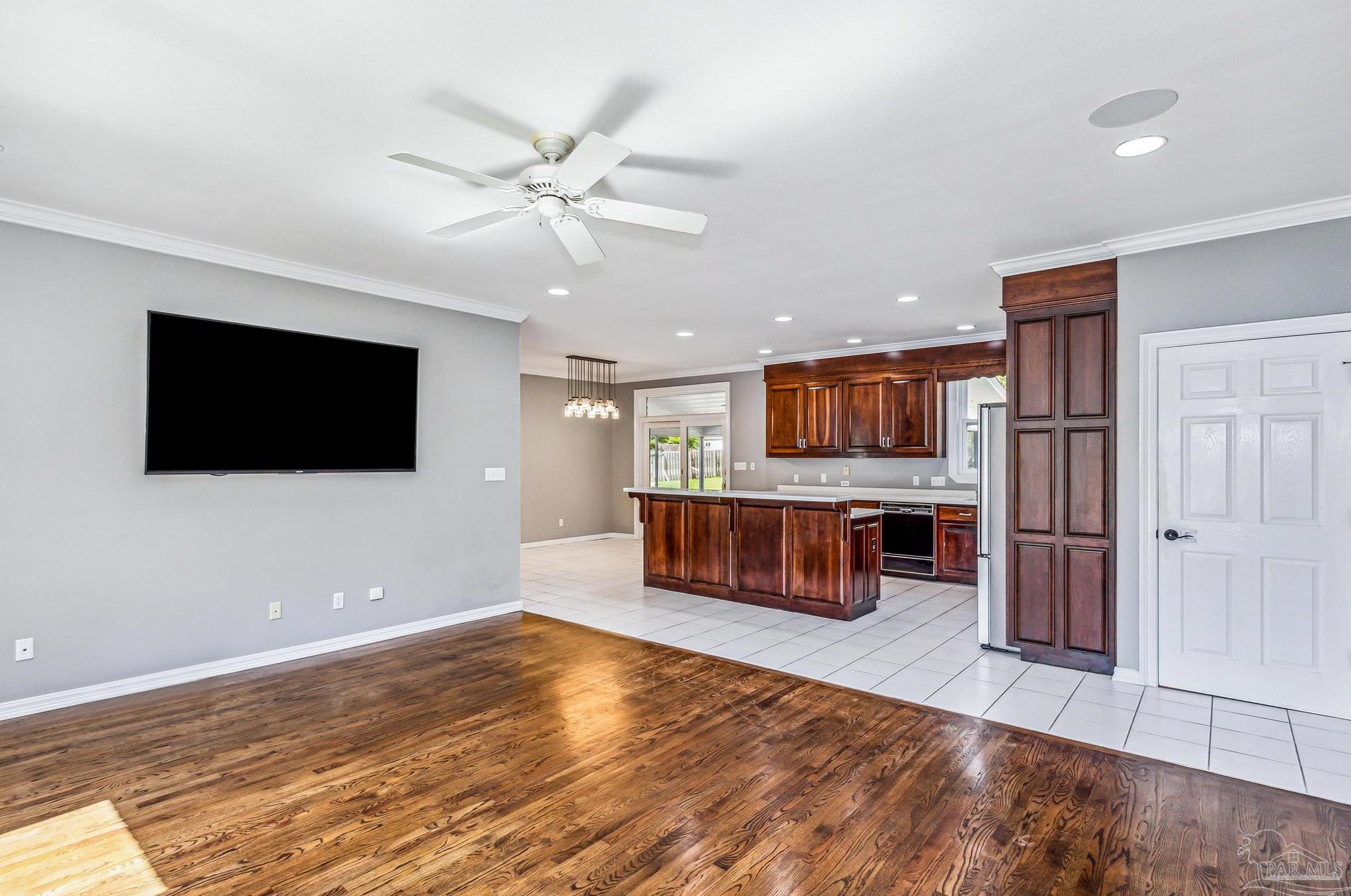 3829 Scenic Hwy, Pensacola FL  32504-9008 exterior